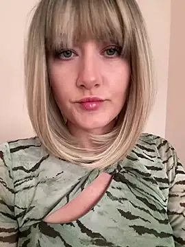 Snapshot of LunaFoxs chatting on July 2026 03:52:02 PM LunaFoxs online show from July 2026 03:52:02 PM