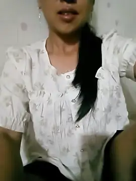 Snapshot of Helen-nn chatting on July 2026 09:22:01 PM Helen-nn online show from July 2026 09:22:01 PM
