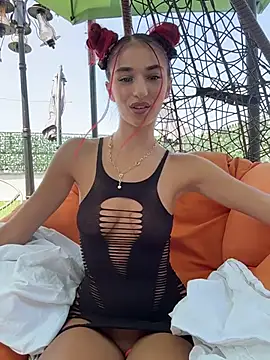 Snapshot of VixenRosse chatting on July 2026 09:05:01 AM VixenRosse online show from July 2026 09:05:01 AM