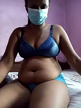 Snapshot of Nikini-xx chatting on June 2026 04:37:01 AM Nikini-xx online show from June 2026 04:37:01 AM