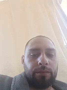 Snapshot of Raul91alb3rto chatting on July 2026 08:29:01 AM Raul91alb3rto online show from July 2026 08:29:01 AM