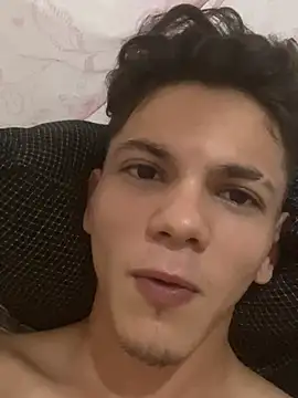 Snapshot of Felipelebleu chatting on July 2026 04:22:01 PM Felipelebleu online show from July 2026 04:22:01 PM