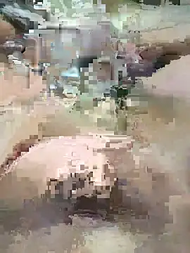 Snapshot of roludo18cmrs chatting on June 2026 02:16:01 AM roludo18cmrs online show from June 2026 02:16:01 AM