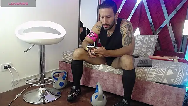 Fenixx899 online show from June 2026 01:37:01 PM