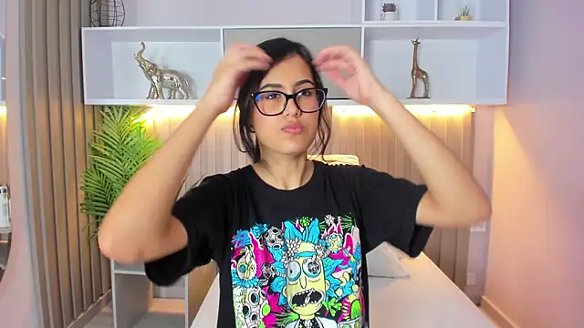 jazminmoree online show from July 2026 08:11:01 PM