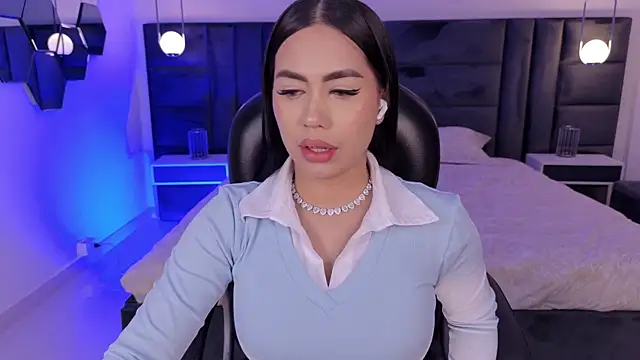 SabrinaMontclair online show from July 2026 06:48:01 PM