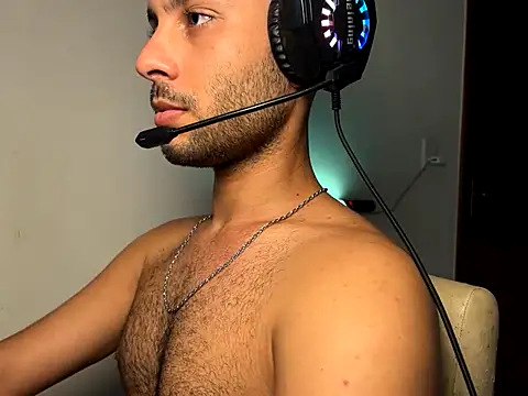 LEVIAVILA online show from June 2026 04:41:01 PM