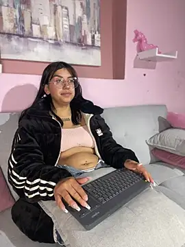 Snapshot of GabyLopez_Pink chatting on July 2026 04:51:02 AM GabyLopez Pink online show from July 2026 04:51:02 AM