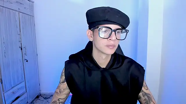Snapshot of tylerrnova chatting on July 2026 01:54:01 AM tylerrnova online show from July 2026 01:54:01 AM