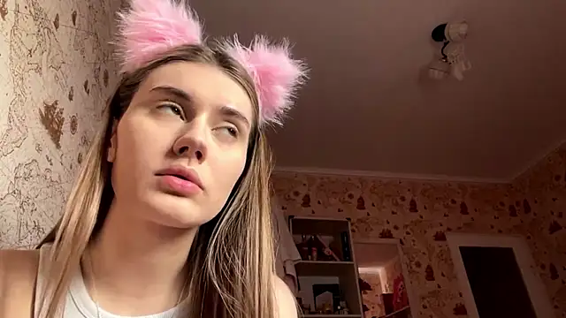 Snapshot of PrincessSkowyra chatting on June 2026 03:33:01 PM PrincessSkowyra online show from June 2026 03:33:01 PM