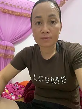 Snapshot of Loly_hana chatting on June 2026 01:04:02 PM Loly hana online show from June 2026 01:04:02 PM