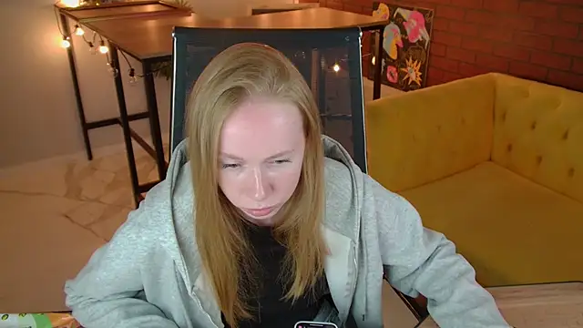 BellaRosewood online show from June 2026 05:24:01 AM