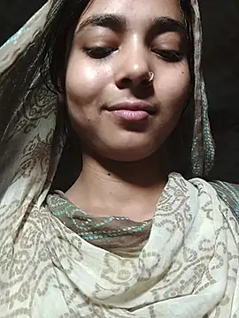 Snapshot of Simran_143 chatting on July 2026 04:23:01 PM Simran 143 online show from July 2026 04:23:01 PM