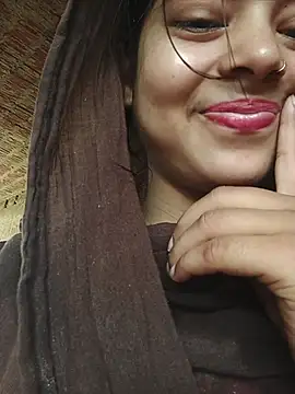 Snapshot of Simran_143 chatting on August 2026 04:45:02 AM Simran 143 online show from August 2026 04:45:02 AM