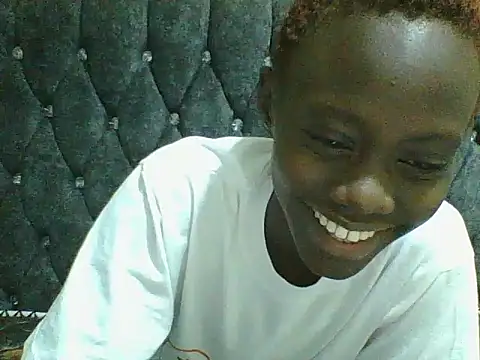 Snapshot of Tish_Leylah chatting on June 2026 04:41:01 PM Tish Leylah online show from June 2026 04:41:01 PM