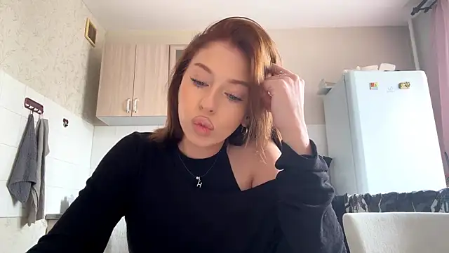 Snapshot of LilyBIoom chatting on June 2026 03:25:01 AM LilyBIoom online show from June 2026 03:25:01 AM