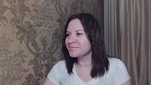 Snapshot of Lauralison chatting on July 2026 08:24:02 PM Lauralison online show from July 2026 08:24:02 PM