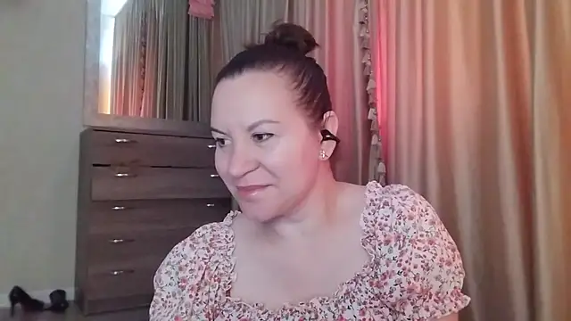Snapshot of Lauralison chatting on July 2026 02:32:01 PM Lauralison online show from July 2026 02:32:01 PM