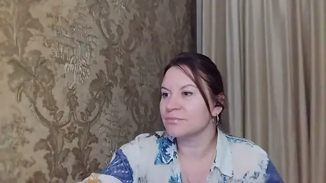 Snapshot of Lauralison chatting on July 2026 08:40:01 PM Lauralison online show from July 2026 08:40:01 PM