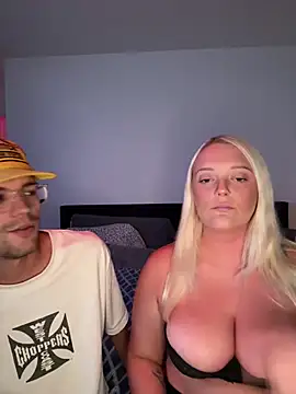 Snapshot of Blondebarbie21 chatting on August 2026 12:45:01 AM Blondebarbie21 online show from August 2026 12:45:01 AM