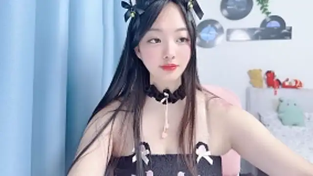 Snapshot of Winnie666999 chatting on July 2026 03:03:02 PM Winnie666999 online show from July 2026 03:03:02 PM