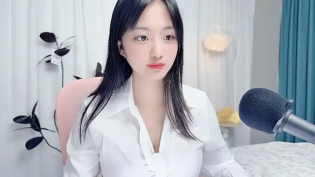 Snapshot of Winnie666999 chatting on July 2026 03:04:01 AM Winnie666999 online show from July 2026 03:04:01 AM