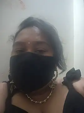 Snapshot of Lundpakadu chatting on July 2026 01:30:02 PM Lundpakadu online show from July 2026 01:30:02 PM