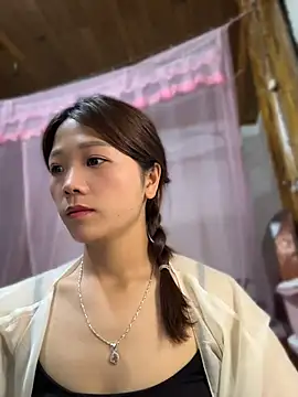 Snapshot of hhanni06 chatting on July 2026 01:24:02 PM hhanni06 online show from July 2026 01:24:02 PM