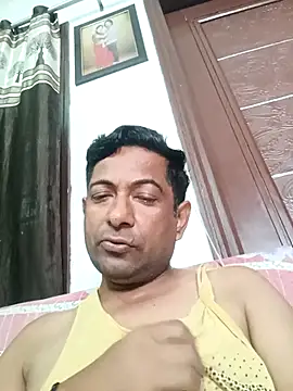 Snapshot of Anyone_143 chatting on July 2026 05:04:02 AM Anyone 143 online show from July 2026 05:04:02 AM