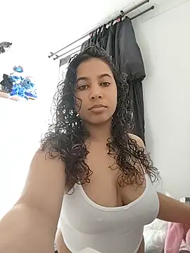 Bellapiers online show from June 2026 07:05:02 PM