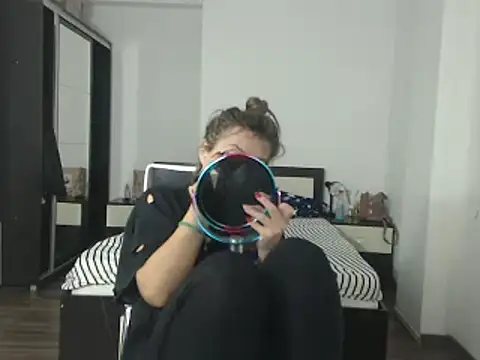 DedeSibel online show from January 2025 10:45:01 AM