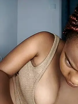 Snapshot of CurvyCharmsTush chatting on June 2026 12:31:01 AM CurvyCharmsTush online show from June 2026 12:31:01 AM