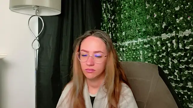 Nicole Bliss online show from July 2026 07:10:01 AM
