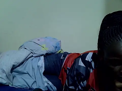 Snapshot of PetitePeachy chatting on June 2026 04:04:02 PM PetitePeachy online show from June 2026 04:04:02 PM