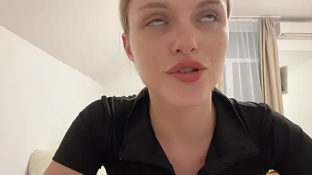 UnwedGrist online show from June 2026 08:35:01 PM