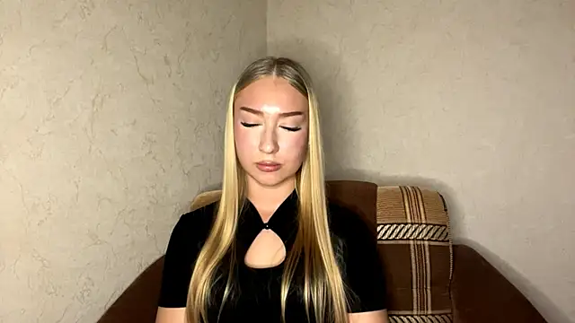 Snapshot of AlinaTeaseX chatting on June 2026 09:24:01 PM AlinaTeaseX online show from June 2026 09:24:01 PM