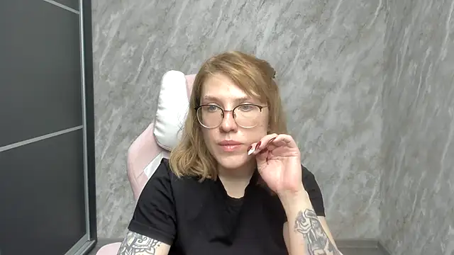 Reginasmilee online show from February 2025 05:54:02 AM