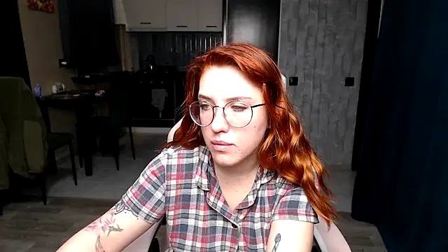 Reginasmilee online show from December 2025 12:41:02 AM