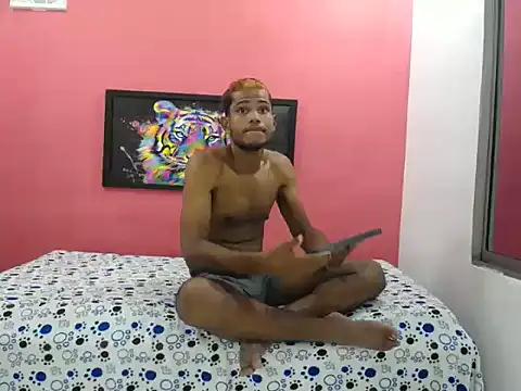 Tommybigcock24 online show from June 2026 06:40:01 PM