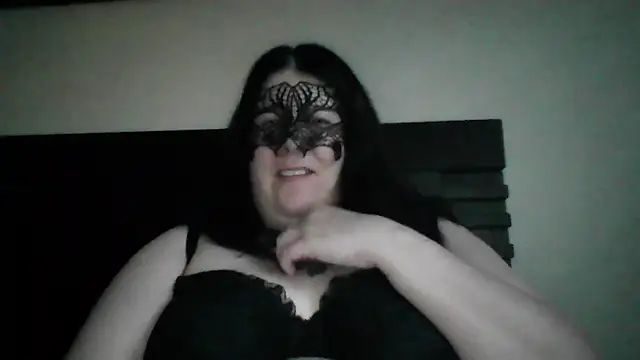 Snapshot of RavenRunee chatting on July 2026 03:35:01 AM RavenRunee online show from July 2026 03:35:01 AM