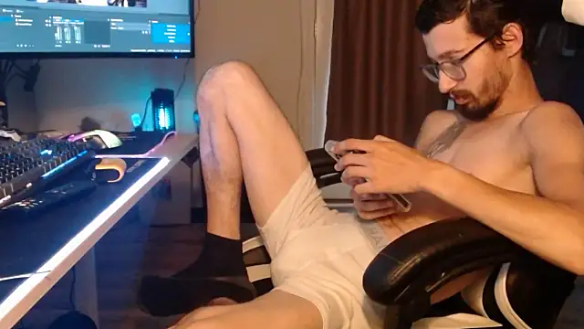 Snapshot of shotgun98 chatting on July 2026 06:21:01 PM shotgun98 online show from July 2026 06:21:01 PM