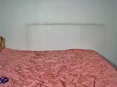 Zuzi01 online show from June 2026 08:03:01 PM