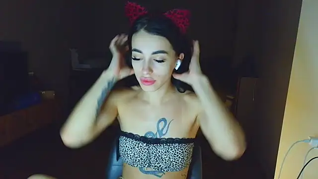 Snapshot of natali_elfie chatting on July 2026 11:22:02 PM natali elfie online show from July 2026 11:22:02 PM