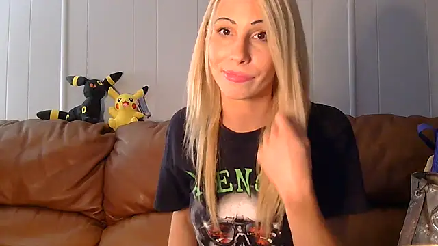 Snapshot of Masqueradeblonde69 chatting on July 2026 03:17:02 AM Masqueradeblonde69 online show from July 2026 03:17:02 AM
