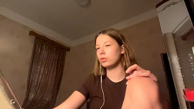 Snapshot of TarenOgilvie chatting on July 2026 03:40:02 PM TarenOgilvie online show from July 2026 03:40:02 PM