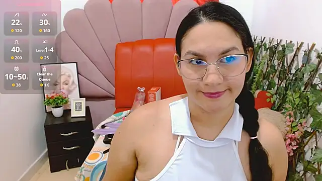 hilary hot19 online show from July 2026 01:50:02 PM
