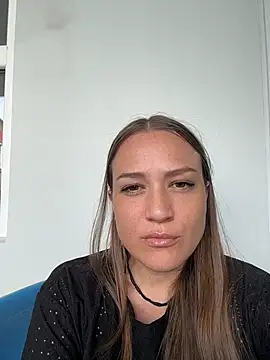 Snapshot of Luxyvibes chatting on July 2026 01:54:01 PM Luxyvibes online show from July 2026 01:54:01 PM