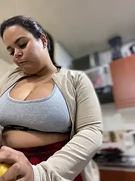 AliceStarshine online show from February 2025 11:02:02 PM