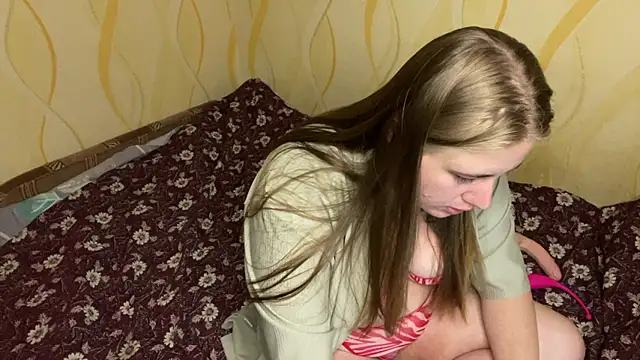 Snapshot of alina_bels chatting on July 2026 07:53:02 PM alina bels online show from July 2026 07:53:02 PM