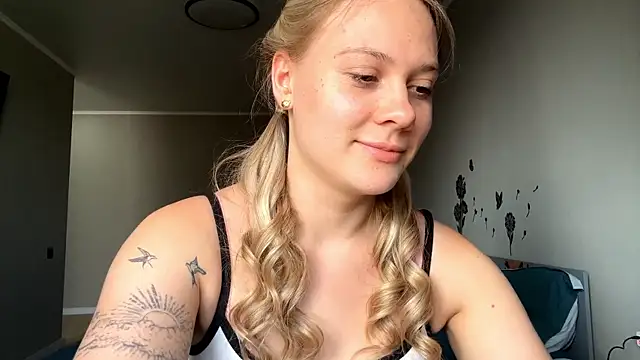 Snapshot of Stefany_Bloserful chatting on July 2026 02:14:02 PM Stefany Bloserful online show from July 2026 02:14:02 PM